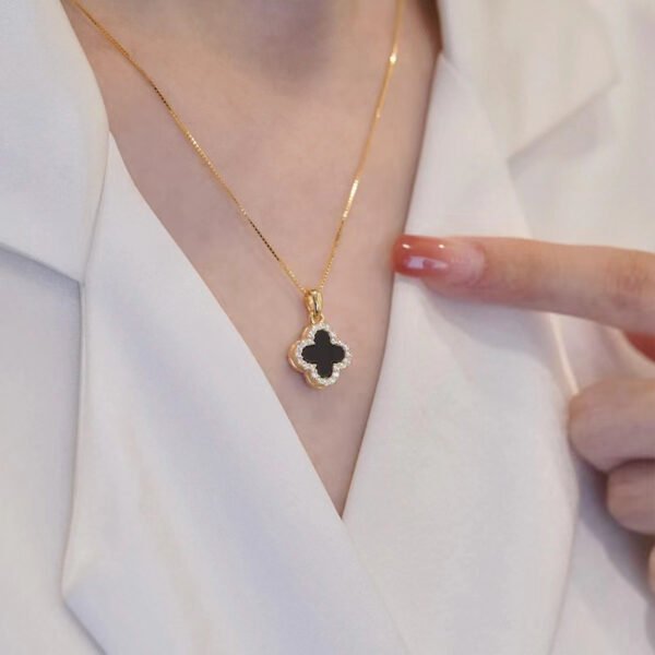 European & American Cross-Border Bestselling Titanium Steel Double-Sided Four-Leaf Clover Necklace for Women, Fashionable Light Luxury Dual-Wear Lucky Clover Collarbone Chain