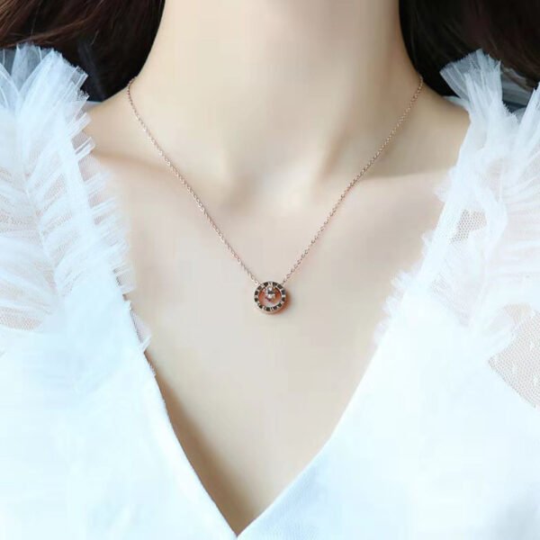 Women's Titanium Steel Roman Numeral Necklace with Six Diamonds - Fade-Resistant, Internet-Famous Fashion Collarbone Chain for Wholesale, Double-Ring Pendant with Roman Numerals