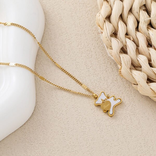 Light Luxury Niche Women's Necklace with Mother-of-Pearl and Bear Pendant