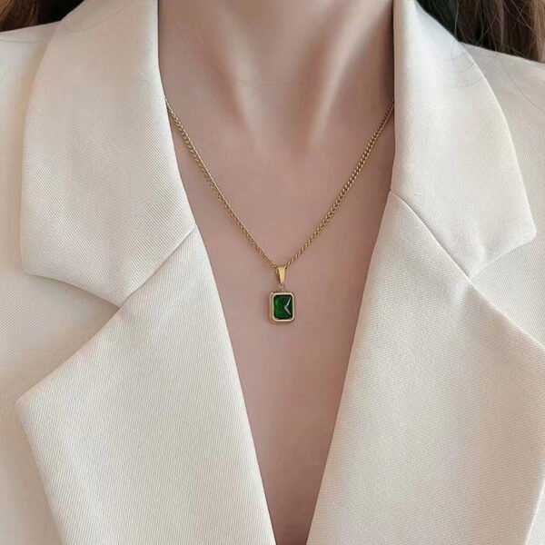 French-Style Minimalist Exquisite Vintage Emerald Square Necklace for Women - 2023 New Trendy Niche High-End Choker Jewelry