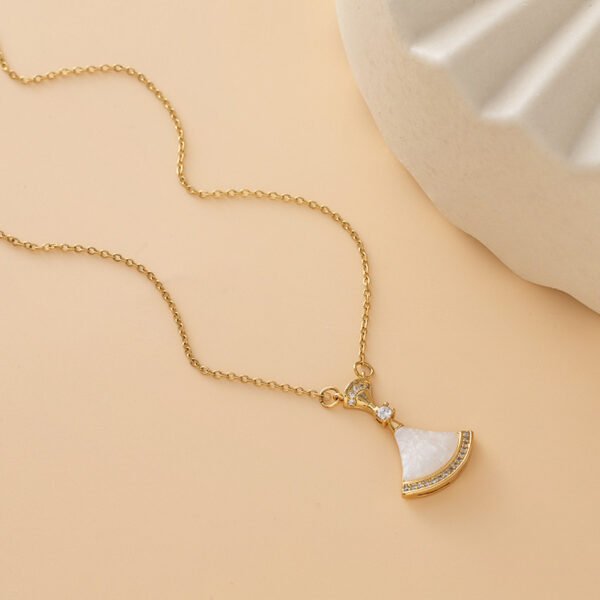 Exquisite Skirt-Shaped Necklace - Minimalist Fan-Style Collarbone Chain with Micro-Inlaid Pendant, High-End Light Luxury Fashion Jewelry
