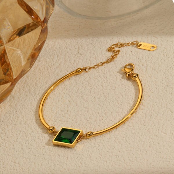 Cross-Border 18K Bracelet Jewelry – Minimalist & Fashionable, Emerald-Adorned, Retro & Versatile