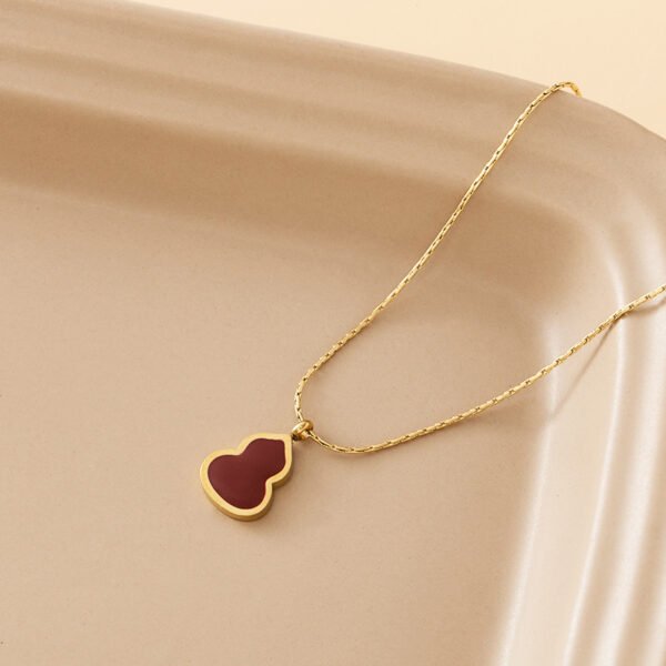 Women's New Titanium Steel Collarbone Chain - Versatile Oil-Dripped Gourd Pendant, High-End, Light Luxury, Niche & Stylish